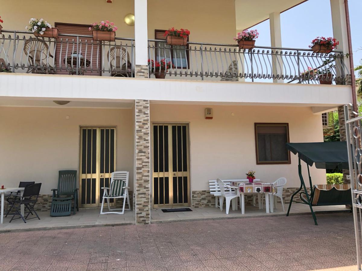 La Maison De Daniele Et Maria Apartment Fontane Bianche Exterior photo